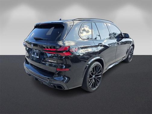 2025 BMW X5 M60i