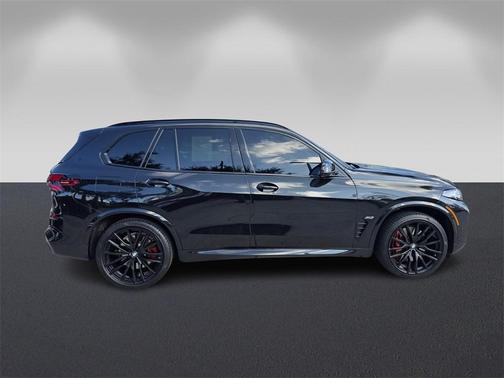 2025 BMW X5 M60i