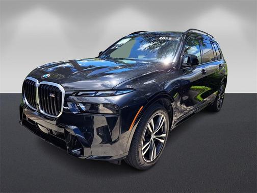 2023 BMW X7 M60i