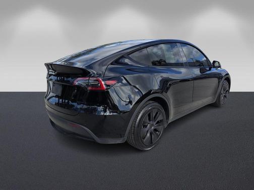 2025 Tesla Model Y Long Range