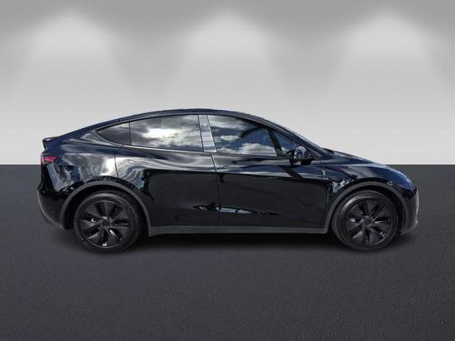 2025 Tesla Model Y Long Range