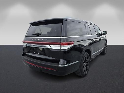2022 Lincoln Navigator L Reserve