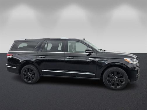 2022 Lincoln Navigator L Reserve