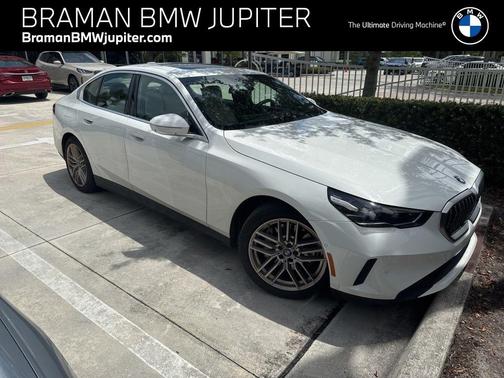 Alpine White 2024 BMW 530 i