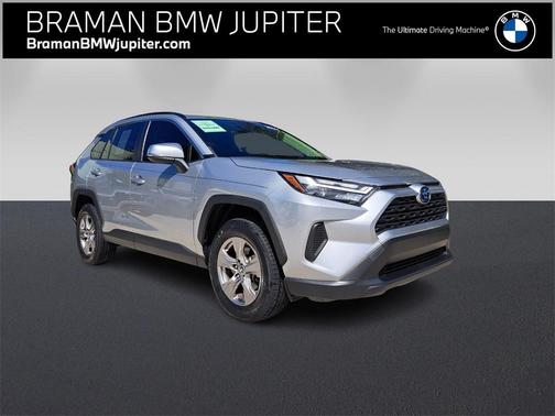 2022 Toyota RAV4 Hybrid XLE