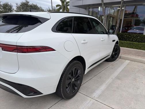 2024 Jaguar F-PACE P250 R-Dynamic S