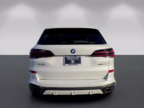 Mineral White Metallic 2025 BMW X5 PHEV xDrive50e