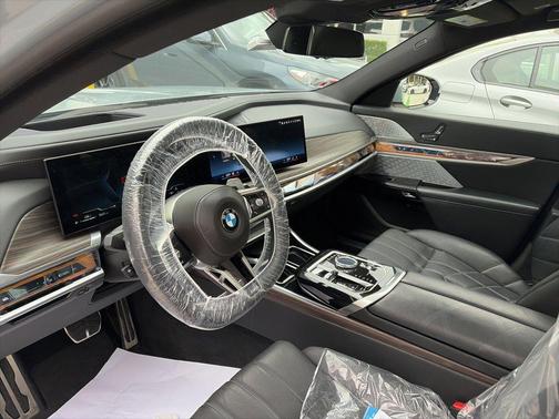 Brooklyn Gray Metallic 2024 BMW 760 760i xDrive