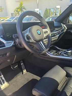 2024 BMW X7 M60i