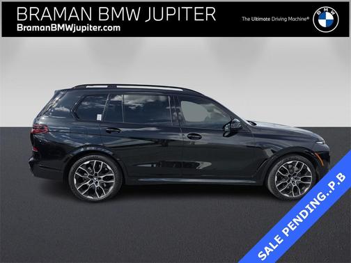 2024 BMW X7 M60i