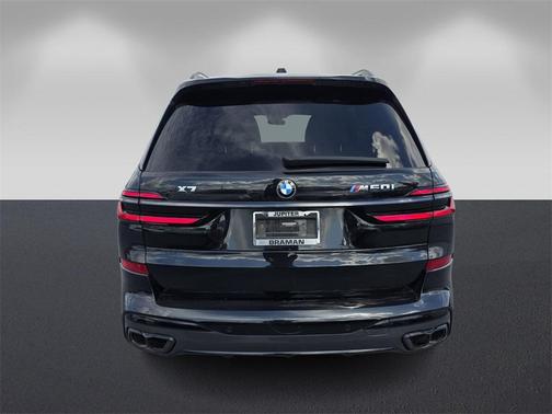 2024 BMW X7 M60i
