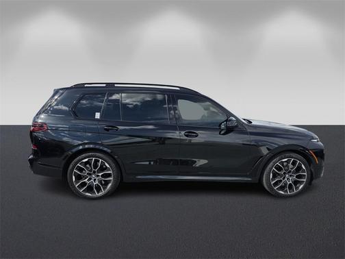 2024 BMW X7 M60i