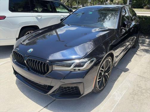 Carbon Black Metallic 2022 BMW 540 i