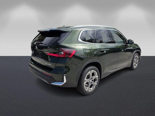 San Remo Green Metallic 2023 BMW X1 xDrive28i