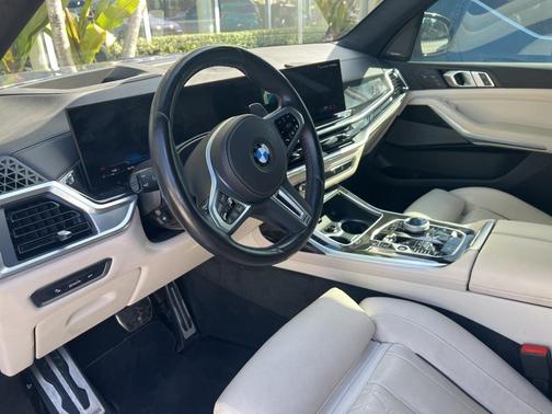 2024 BMW X7 M60i