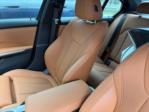 Portimao Blue Metallic 2022 BMW 330 i