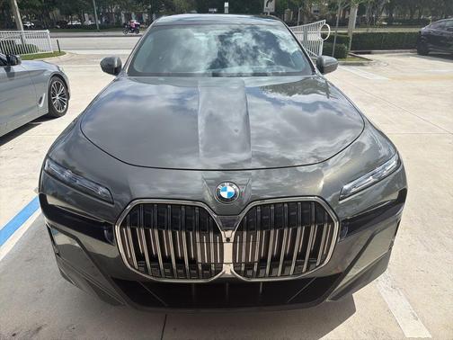Dravit Gray Metallic 2023 BMW 760 760i xDrive