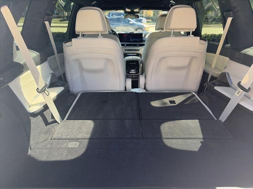 Bay Blue 2025 BMW X7 M60i