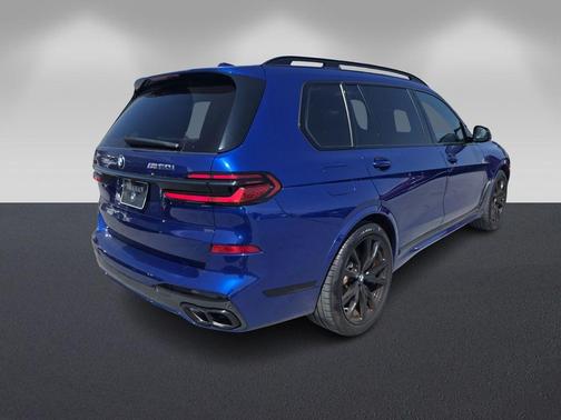 Bay Blue 2025 BMW X7 M60i
