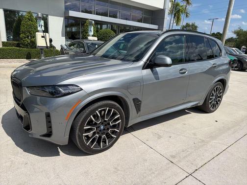 Skyscraper Gray Metallic 2024 BMW X5 PHEV xDrive50e