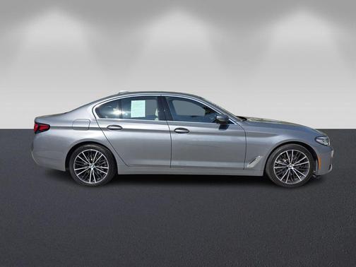 Skyscraper Gray Metallic 2023 BMW 530 i