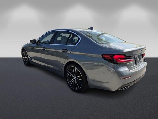 Skyscraper Gray Metallic 2023 BMW 530 i