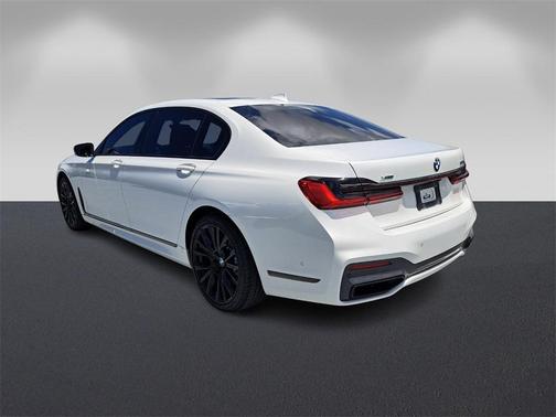 2022 BMW 750 i xDrive