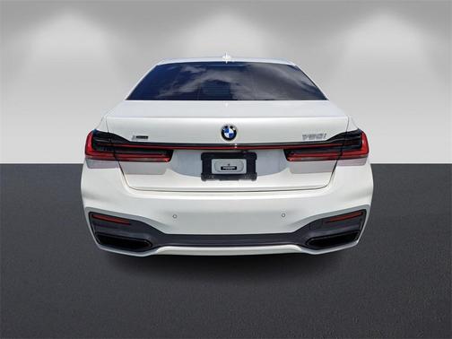 2022 BMW 750 i xDrive