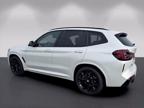 Mineral White Metallic 2024 BMW X3 xDrive30i