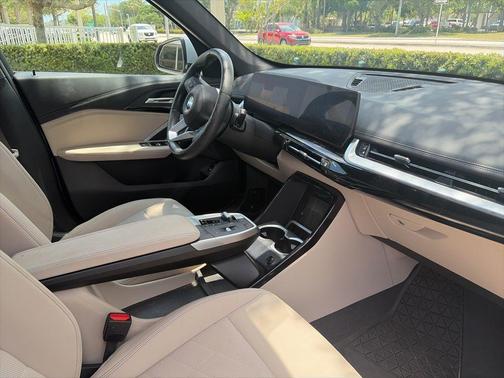 Phytonic Blue Metallic 2023 BMW X1 xDrive28i
