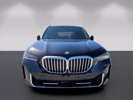 Black Sapphire Metallic 2025 BMW X5 sDrive40i