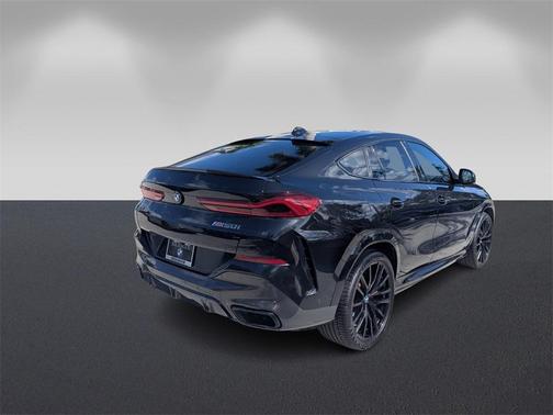 2021 BMW X6 M50i