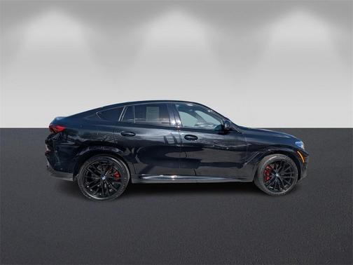 2021 BMW X6 M50i