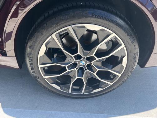 2024 BMW X7 M60i