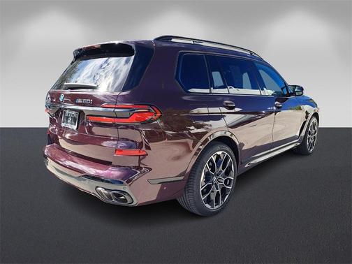2024 BMW X7 M60i