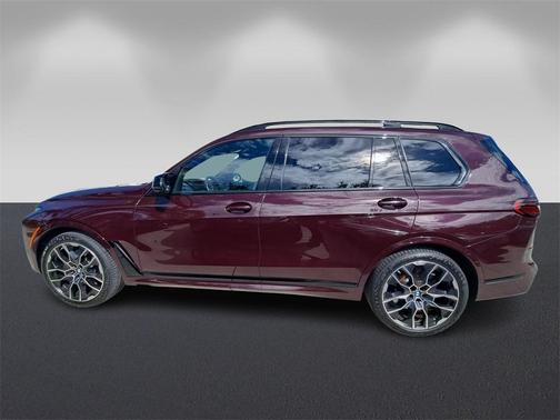 2024 BMW X7 M60i