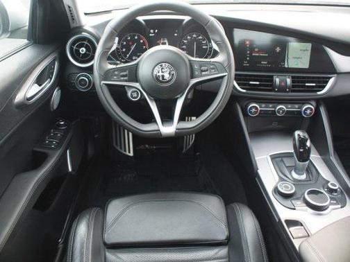2017 Alfa Romeo Giulia Ti