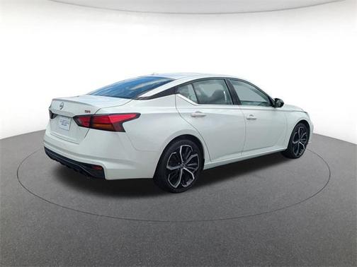 2023 Nissan Altima SR FWD