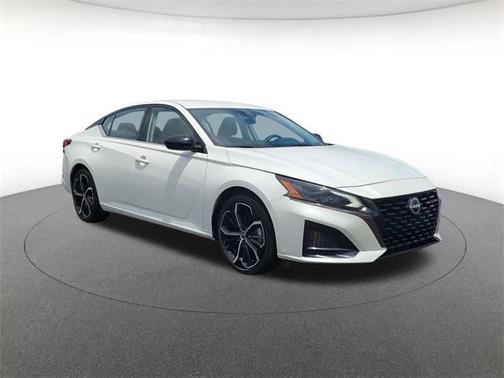 2023 Nissan Altima SR FWD