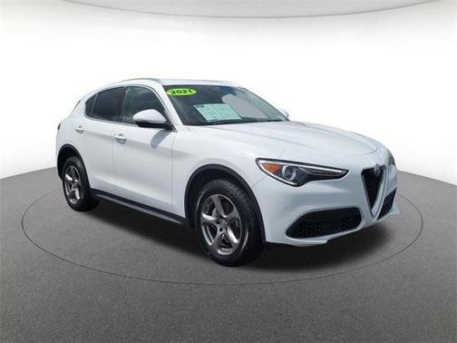 2021 Alfa Romeo Stelvio Base