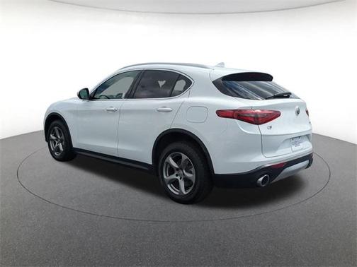 2021 Alfa Romeo Stelvio Base