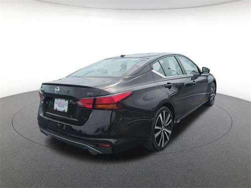 2022 Nissan Altima SR FWD