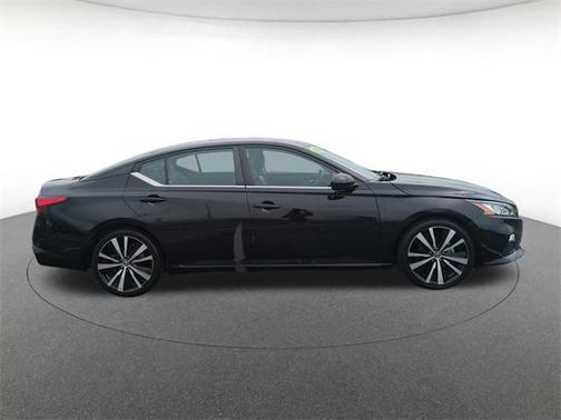 2022 Nissan Altima SR FWD