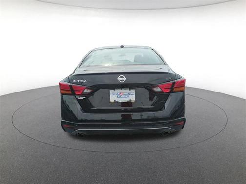 2022 Nissan Altima SR FWD
