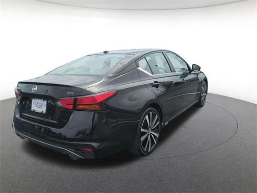 2022 Nissan Altima SR FWD
