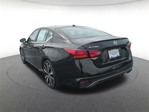 2022 Nissan Altima SR FWD