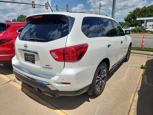 2018 Nissan Pathfinder Platinum