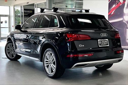 Mythos Black Metallic 2018 Audi Q5 2.0T Tech Premium