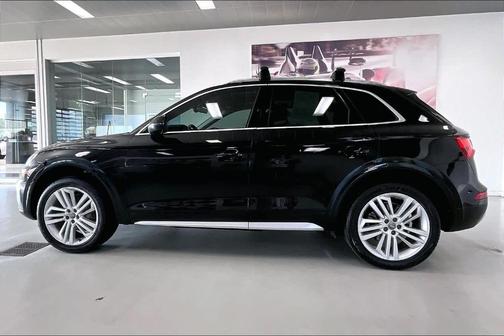Mythos Black Metallic 2018 Audi Q5 2.0T Tech Premium