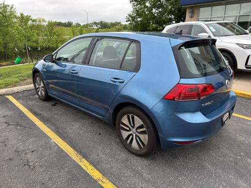 2016 Volkswagen e-Golf SE